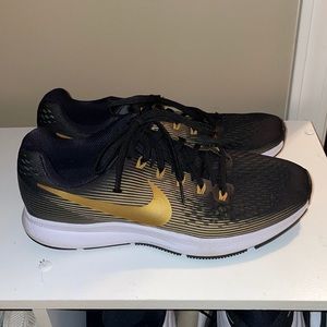 Women’s Nike shoes